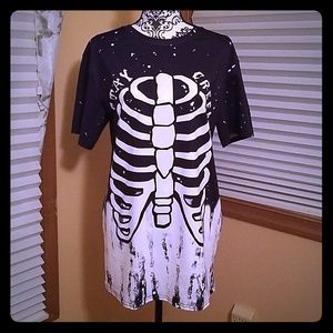Stay Creepy skeleton shirt